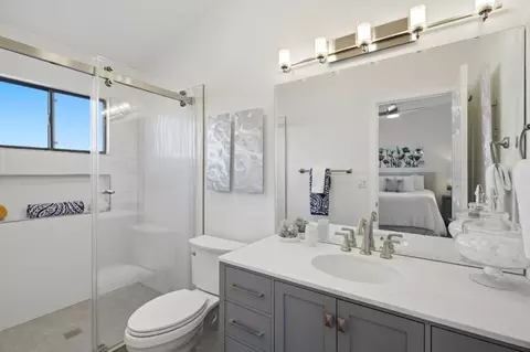 Bath - 135 Redding Rd A, Campbell, CA 95008 photo 5 of 6