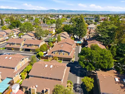 View/Area - 135 Redding Rd A, Campbell, CA 95008 photo 2 of 5
