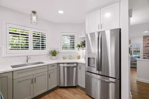 Kitchen - 135 Redding Rd A, Campbell, CA 95008 photo 3 of 4