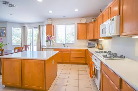 Kitchen - Desert View Pl, Bakersfield, CA 93311 photo 1 of 2