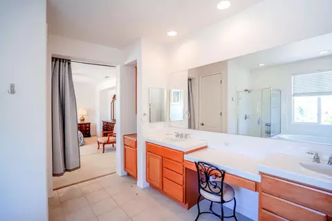 Bath - Desert View Pl, Bakersfield, CA 93311 photo 3 of 6