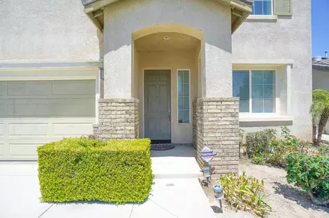 Exterior - Desert View Pl, Bakersfield, CA 93311 photo 3 of 7