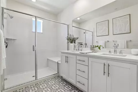 Bath - 37460 Bowline Rd, Newark, CA 94560 photo 3 of 4