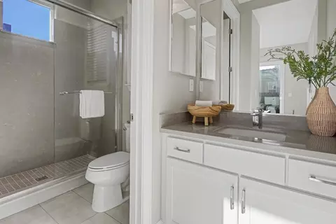Bath - 2829 Mount Dana Dr, Dublin, CA 94568 photo 8 of 9