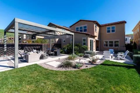 Exterior - 2829 Mount Dana Dr, Dublin, CA 94568 photo 9 of 17