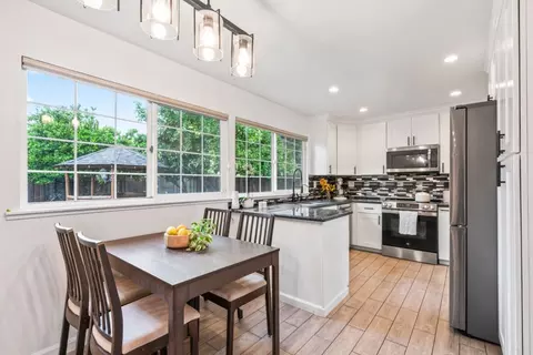 2456 Kenoga Dr, San Jose, CA 95121