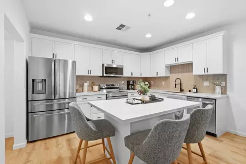 88 N Jackson Ave 211, San Jose, CA 95116