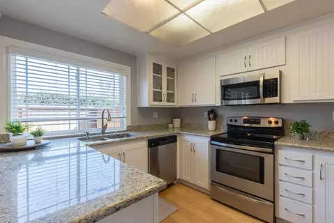 Kitchen - 19311 Creekside Cir, Salinas, CA 93908 photo 1 of 3