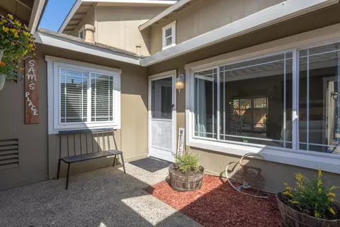 19311 Creekside Cir, Salinas, CA 93908