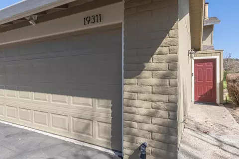Exterior - 19311 Creekside Cir, Salinas, CA 93908 photo 2 of 9