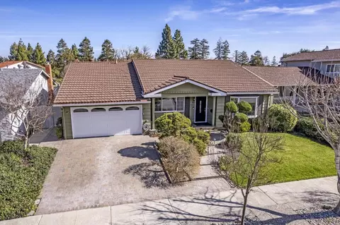 831 Colleen Dr, San Jose, CA 95123