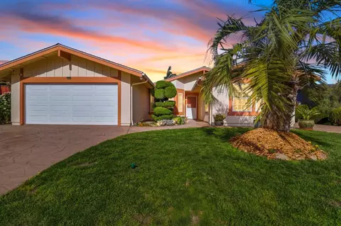 1527 Hawser Ln, Half Moon Bay, CA 94019