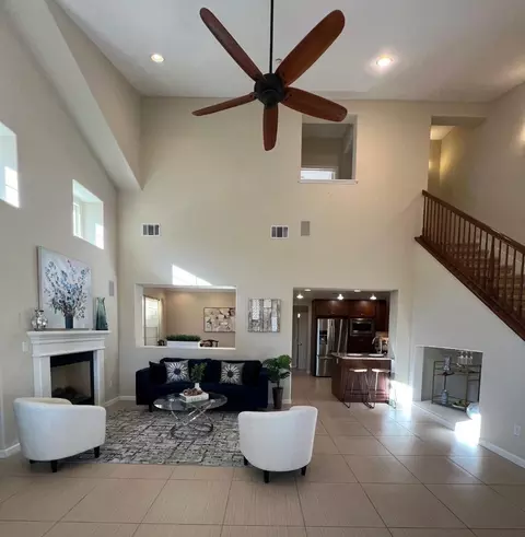 554 Dovecote Ln 2, Livermore, CA 94551