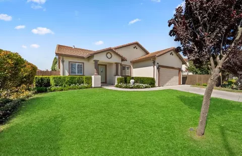 620 Glenmore Dr, Hollister, CA 95023