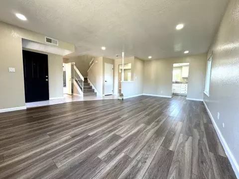 Living - 100 Justin Ct, Vallejo, CA 94591 photo 2 of 6