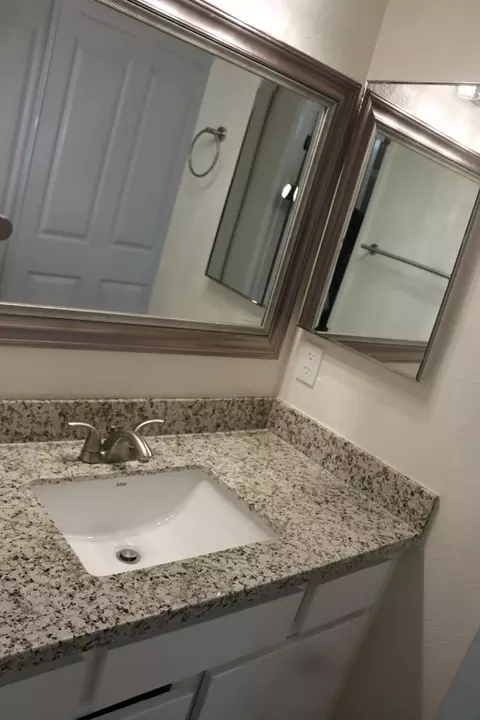 Bath - 100 Justin Ct, Vallejo, CA 94591 photo 1 of 1