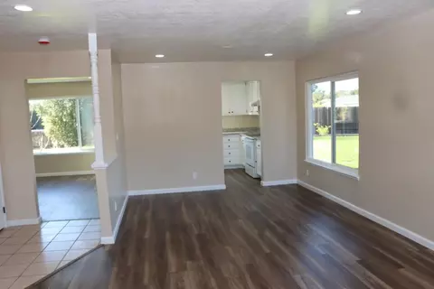 Living - 100 Justin Ct, Vallejo, CA 94591 photo 6 of 6