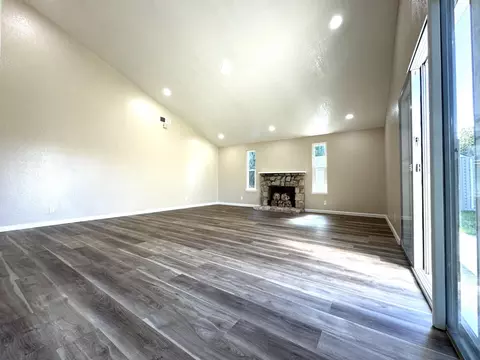 Living - 100 Justin Ct, Vallejo, CA 94591 photo 1 of 6
