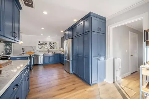 Kitchen - 12170 Calle Uvas, Gilroy, CA 95020 photo 4 of 4