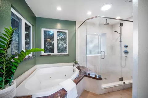 Bath - 12170 Calle Uvas, Gilroy, CA 95020 photo 1 of 1