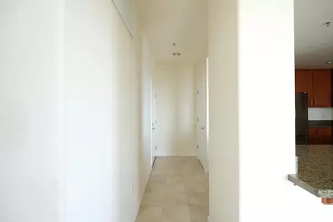 Entry Way - 423 7th St 901, Oakland, CA 94607 photo 2 of 2