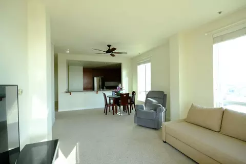 Living - 423 7th St 901, Oakland, CA 94607 photo 2 of 2