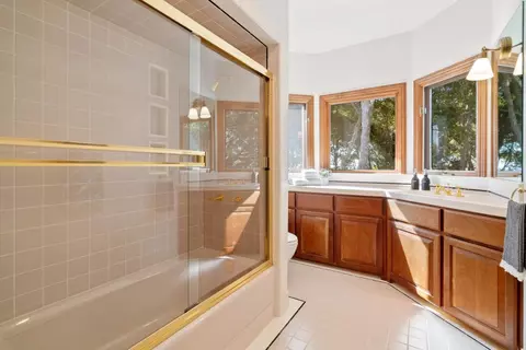 Bath - 625 Quail Run Rd, Aptos, CA 95003 photo 5 of 8