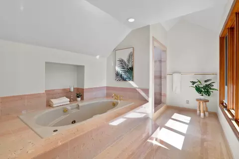 Bath - 625 Quail Run Rd, Aptos, CA 95003 photo 3 of 8