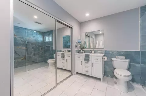 Bath - 9390 Holly Oak Way, Salinas, CA 93907 photo 1 of 3