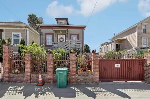 2745 E 10th St, Oakland, CA 94601