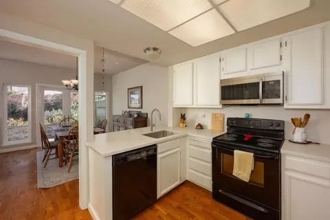 Kitchen - 2309 Burning Tree Rd, Half Moon Bay, CA 94019 photo 2 of 2