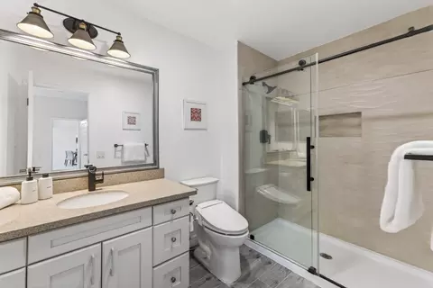 Bath - 35 28th Ave 307, San Mateo, CA 94403 photo 1 of 2
