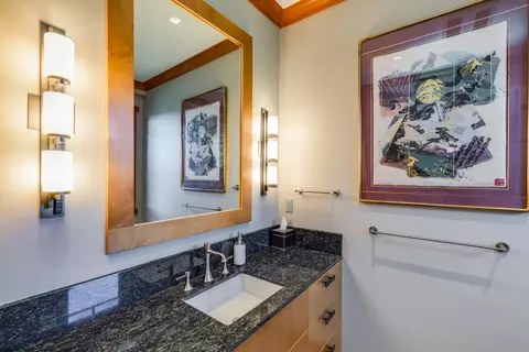 Bath - 1080 Larsen Rd, Aptos, CA 95003 photo 5 of 8