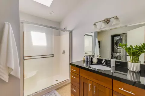 Bath - 1080 Larsen Rd, Aptos, CA 95003 photo 8 of 8