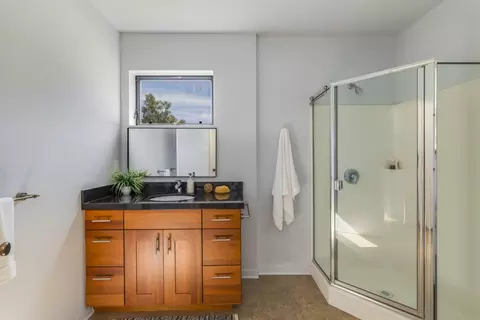 Bath - 1080 Larsen Rd, Aptos, CA 95003 photo 7 of 8