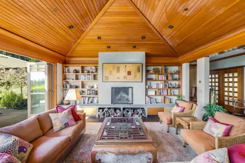 Living - 1080 Larsen Rd, Aptos, CA 95003 photo 2 of 11