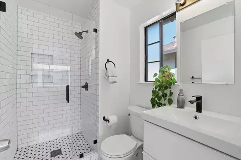 Bath - 709 Winstead Ct, Sunnyvale, CA 94087 photo 3 of 3