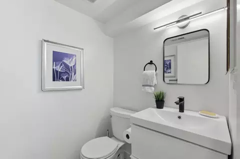 Bath - 709 Winstead Ct, Sunnyvale, CA 94087 photo 1 of 3