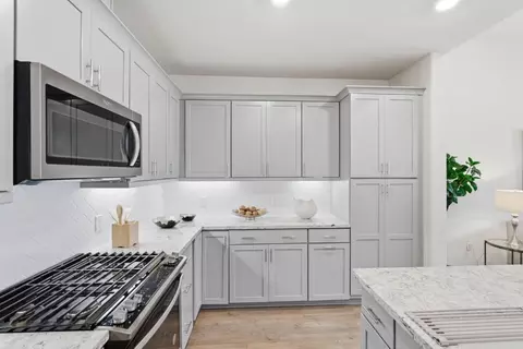 Kitchen - 195 Carson Falls Cmn, Fremont, CA 94539 photo 8 of 8