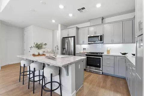 Kitchen - 195 Carson Falls Cmn, Fremont, CA 94539 photo 2 of 8