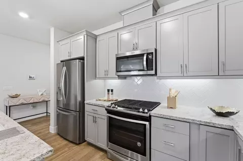 Kitchen - 195 Carson Falls Cmn, Fremont, CA 94539 photo 4 of 8