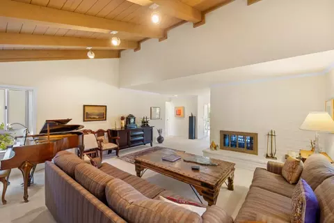 Living - 397 Corral De Tierra Rd B, Salinas, CA 93908 photo 3 of 6