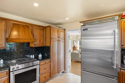 Kitchen - 397 Corral De Tierra Rd B, Salinas, CA 93908 photo 7 of 8