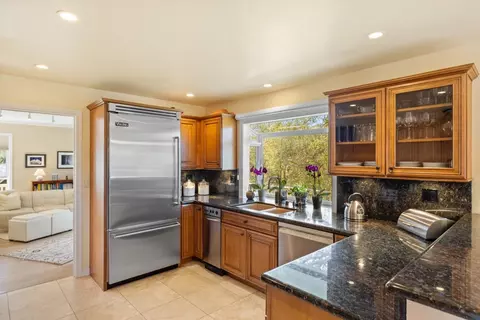 Kitchen - 397 Corral De Tierra Rd B, Salinas, CA 93908 photo 2 of 8
