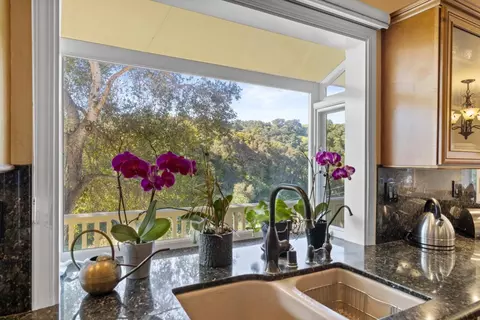 Kitchen - 397 Corral De Tierra Rd B, Salinas, CA 93908 photo 4 of 8