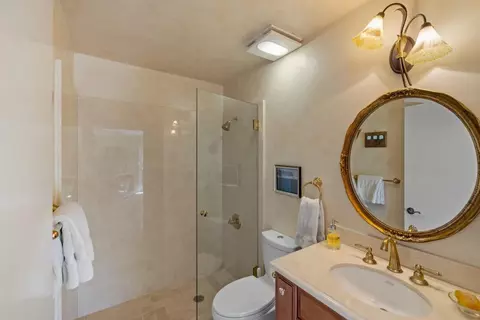 Bath - 397 Corral De Tierra Rd B, Salinas, CA 93908 photo 1 of 5