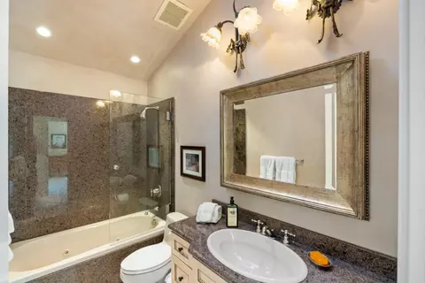 Bath - 397 Corral De Tierra Rd B, Salinas, CA 93908 photo 5 of 5