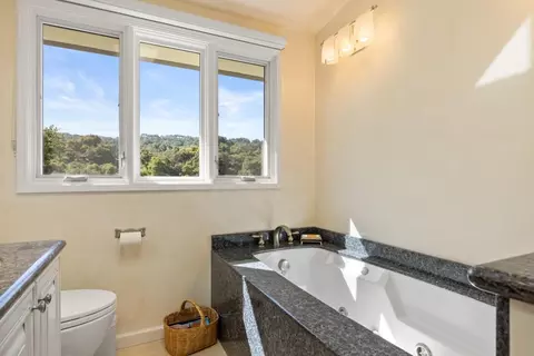 Bath - 397 Corral De Tierra Rd B, Salinas, CA 93908 photo 4 of 5