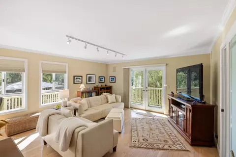 Living - 397 Corral De Tierra Rd B, Salinas, CA 93908 photo 5 of 6