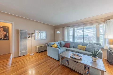 Living - 1986 Luxton St, Seaside, CA 93955 photo 2 of 3